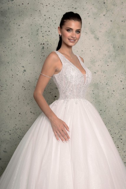 Girls, what style of wedding dress do you like?