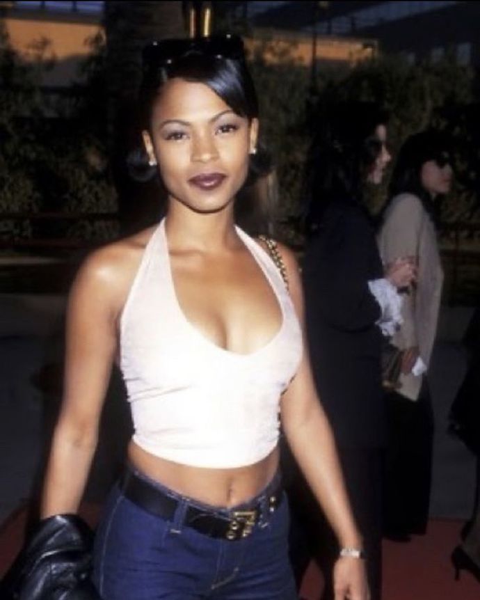 Do you prefer 90s fashion over the modern fashion that the young people wear now?