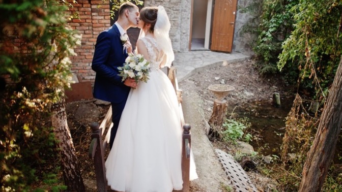 Why Do Southerners Get Married So Young and Soon?