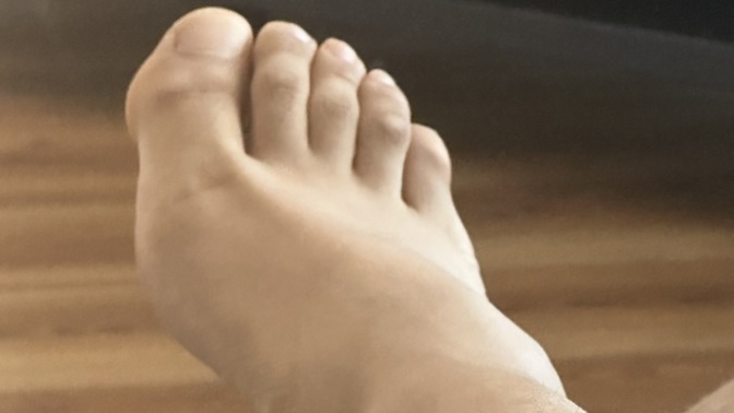 How do girls maintain their feet without going to the nail salon?