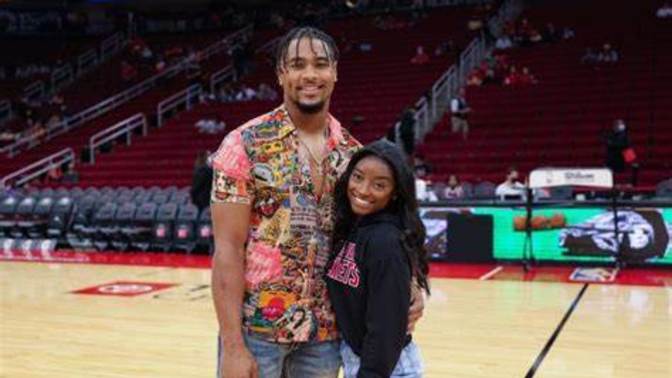 Guys, would you consider someone of Simone Biles stature too little for you? Girls, would you consider someone of Big Sean's stature too short/skinny?