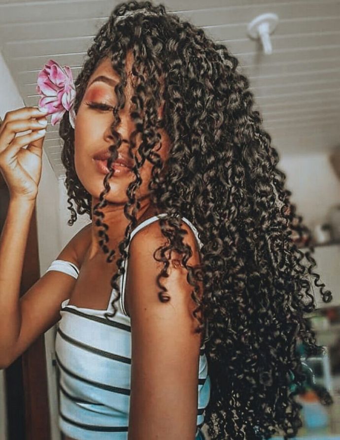 Do you prefer straight or wavy ot curly hair on women?