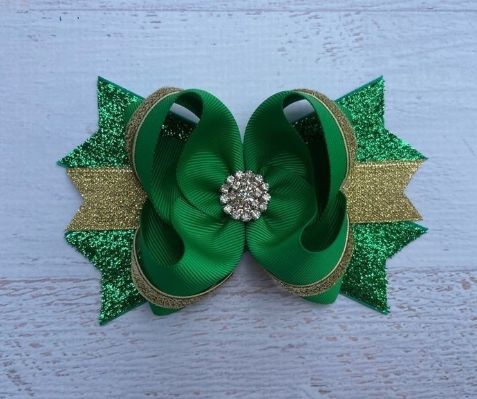 I forgot my hair accessoire I planned to wear on Christmas eve at home. Can I use a ribbon present decoration as replacement or is that too weird?