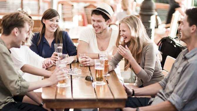 Do men try to manoeuvre women into dating their mates?