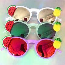 What kind of sunglasses you like?