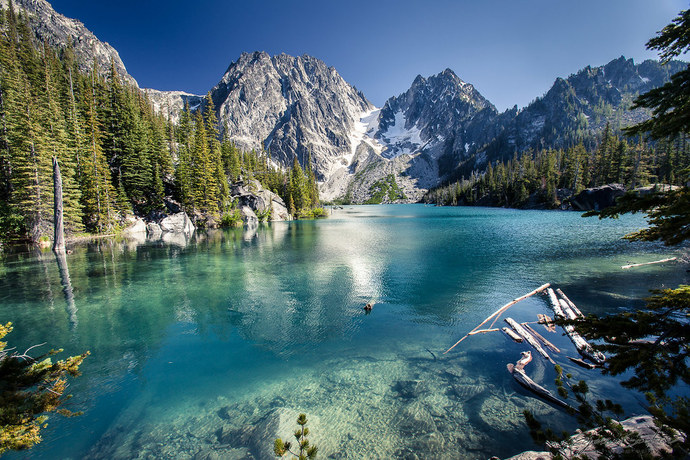 Which of the following landscapes do you think is more beautiful?