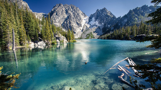 Which of the following landscapes do you think is more beautiful?
