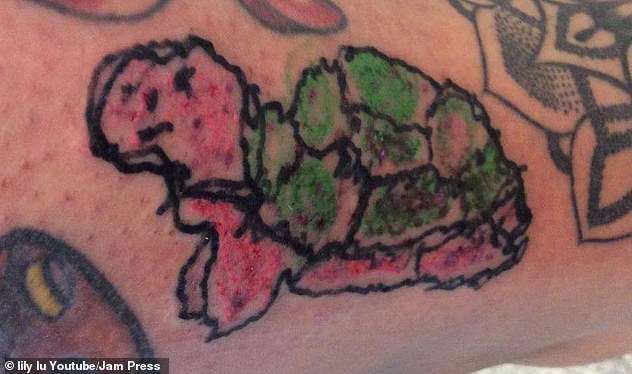 Are women attracted to men with tattoos?
