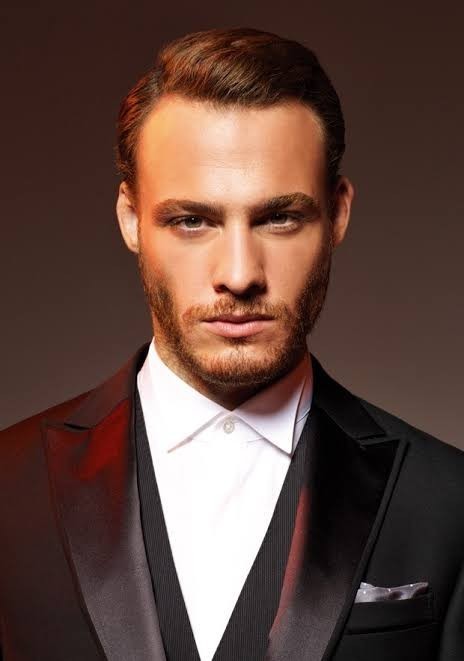 Who are 6 famous men you find very attractive?