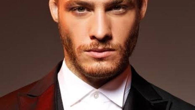 Who are 6 famous men you find very attractive?