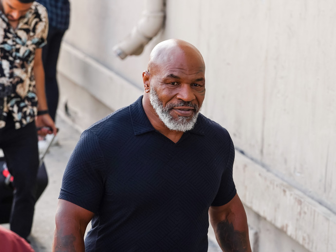 If Mike Tyson decided to start training hard again, would he have any chance to win heavyweight title again at his current age?