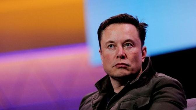 Would you date a billionaire if it meant they control everything about you?