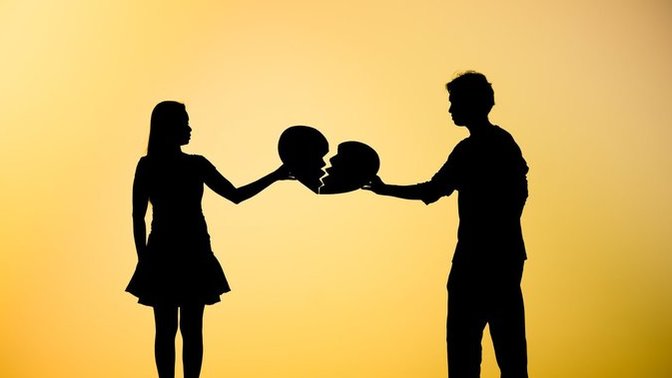 I'm too broke. Should I break up with my girlfriend?