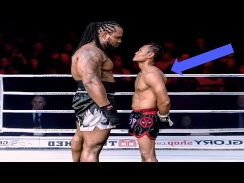 Who has the advantage, short or tall boxers?