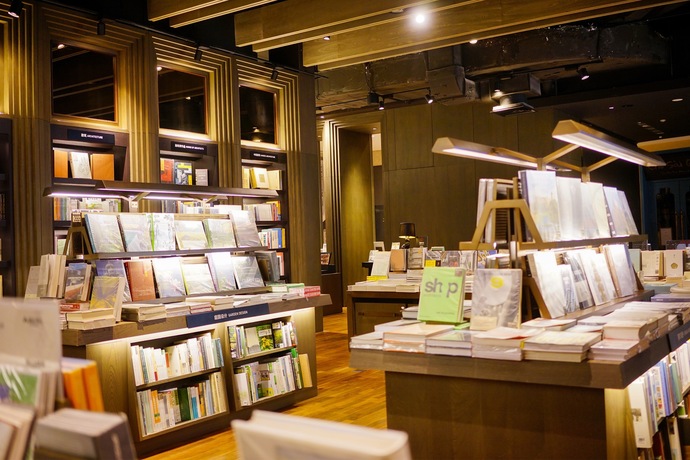 Where do you normally buy books from?