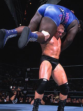Did Brock Lesnar lift giants like Big Show, Mark Henry, Braun Strowman, and Omos for the F5 on his own effortlessly due to his natural strength?