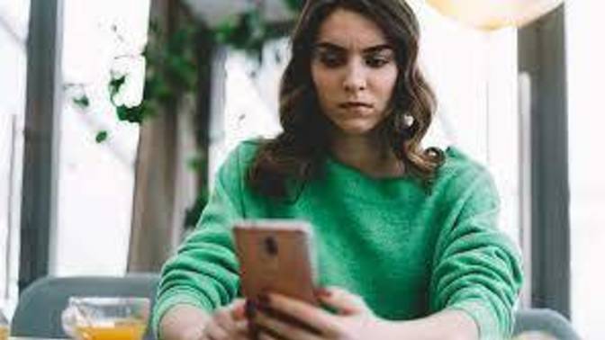 Do you Find it Rude when Someone Close to You, Puts you on Read or just Doesn't Reply to Something Perhaps They Do Not Wish to Acknowledge?