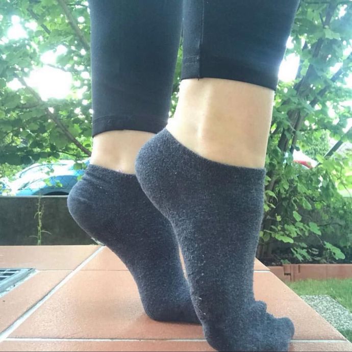 White kind of SOCKS/STOCKINGS do you wear most often?