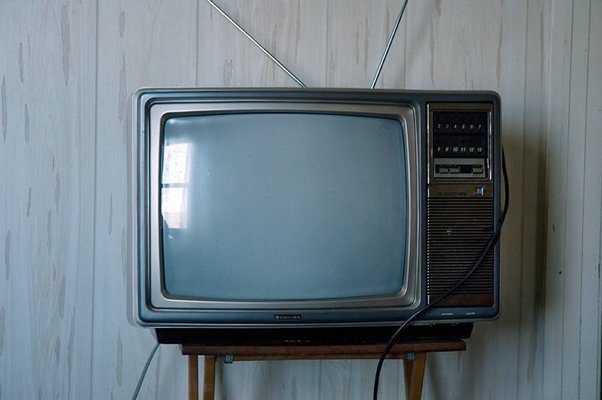 For older people who grew up in different eras such as the 1960s-1980s, would you rather prefer the old box TVs or flat screen TVs now to watch?