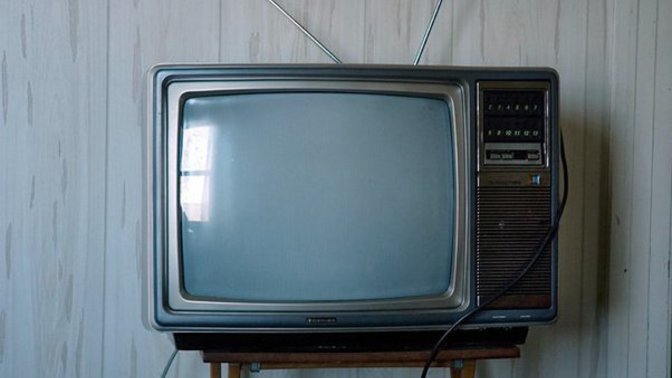 For older people who grew up in different eras such as the 1960s-1980s, would you rather prefer the old box TVs or flat screen TVs now to watch?