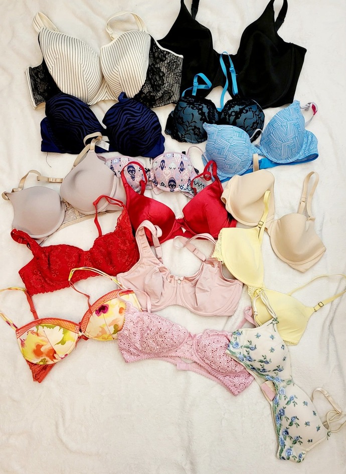 Girls, on advrage how many bras do u have? GirlsAskGuys