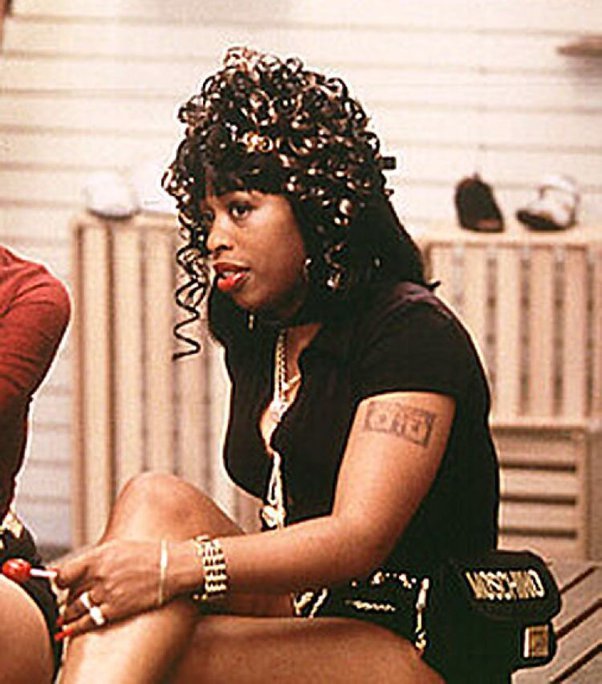 What kind of blonde 90s hairstyles did Ronnie have in the Players Club?