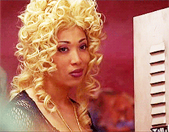 What kind of blonde 90s hairstyles did Ronnie have in the Players Club?
