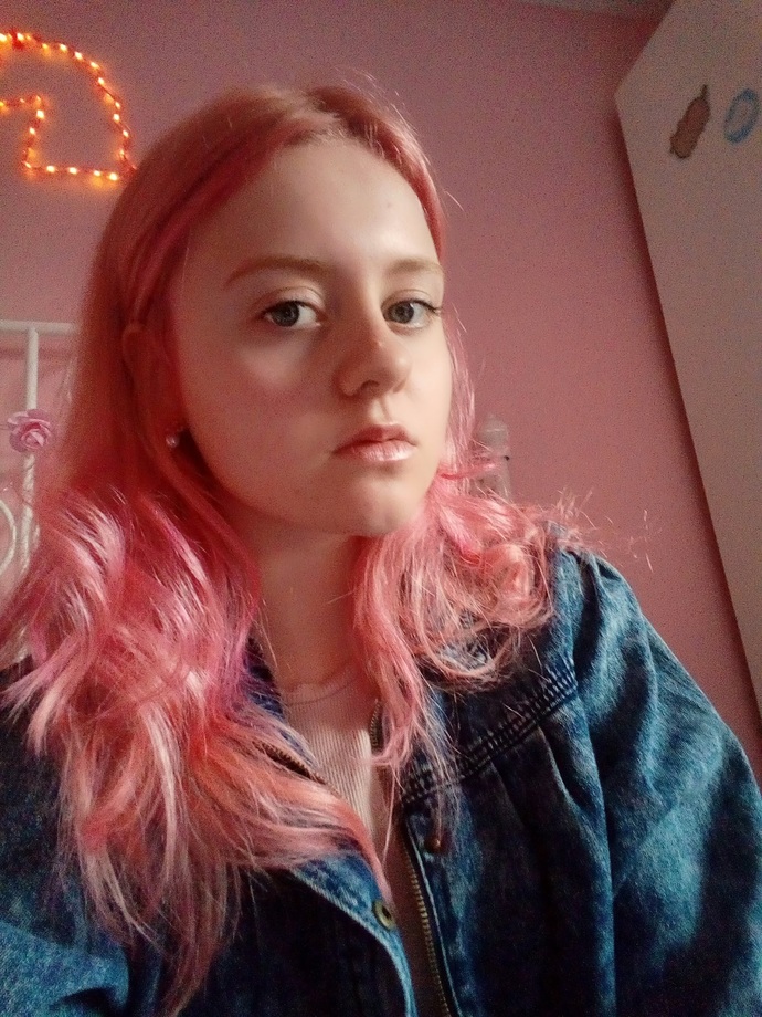 Would dye your hair in this shade of pink?