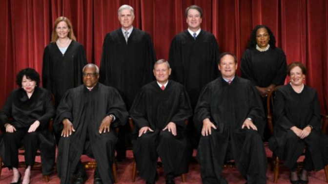 What do you think of this SCOTUS picture?