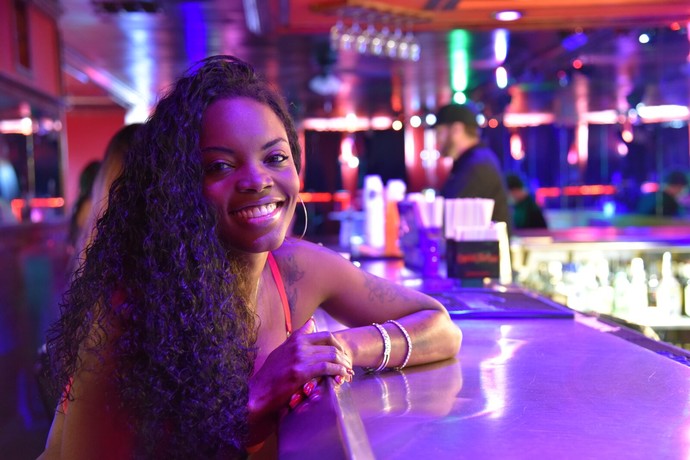 Would you go on a date to a strip club?