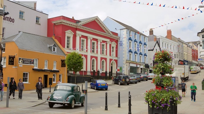 What is your story with the city where you were born or spent your childhood?