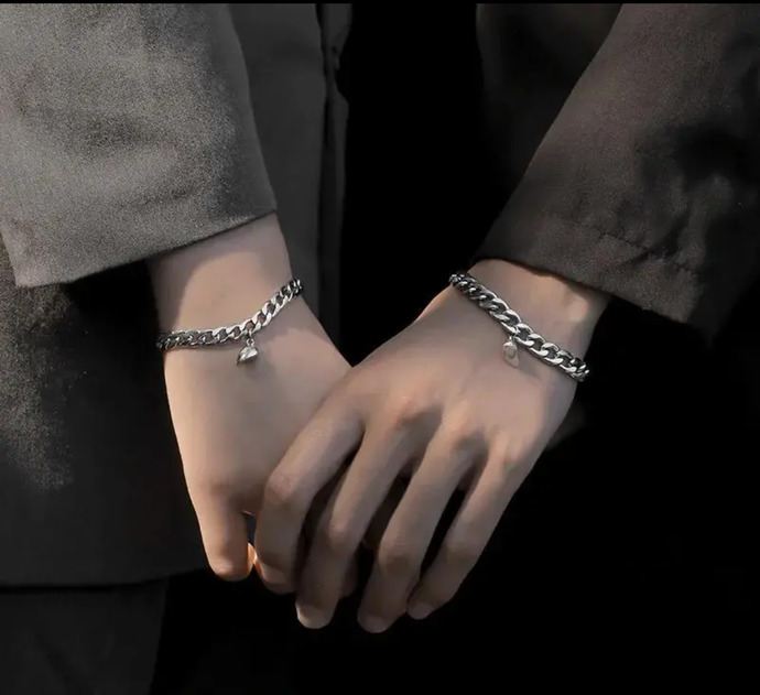 Two silver bracelets. Magnets silver.
