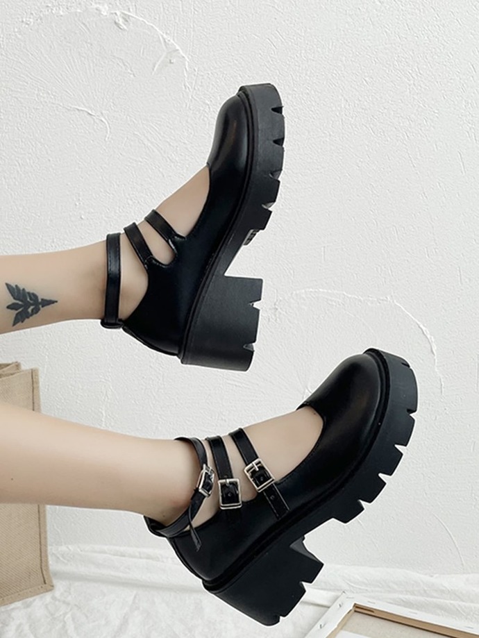 What shoes would u pick to wear while wearing a black knife pleated skirt?