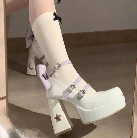What shoes would u pick to wear while wearing a black knife pleated skirt?