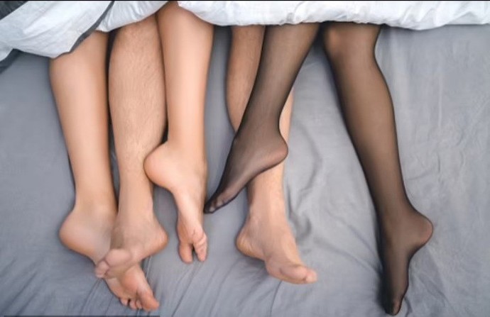 Do you like to eat in bed?