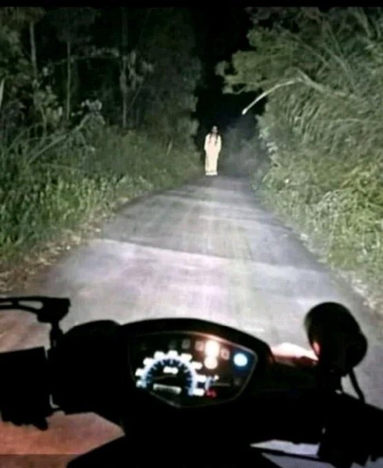 You are going home by 3 am and you see this on your way, wyd?