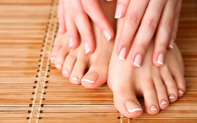 Girls (and some guys) do you often go to the beauty parlour? If so what services do you do and how much does it cost you based on where you live?