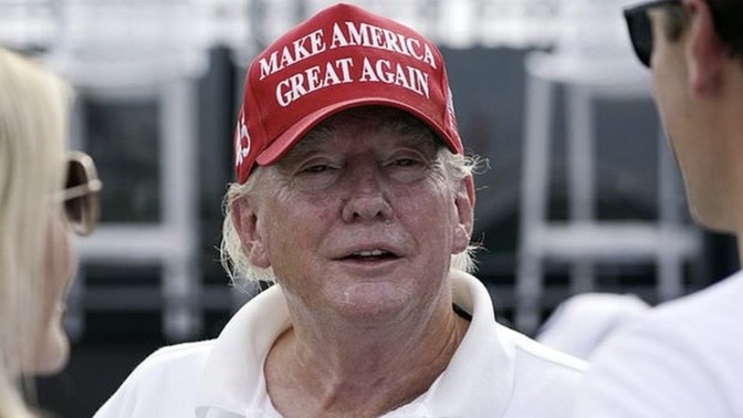 Donald Trump is showing his age. Should he get his eyes done?