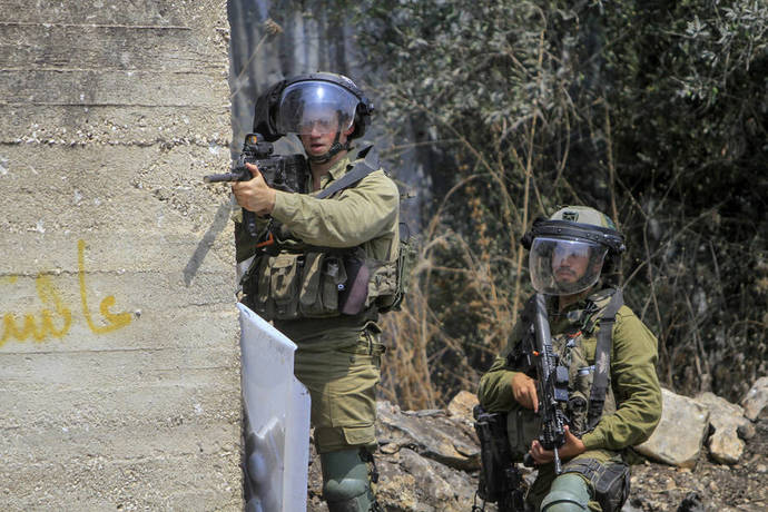 IDF soldiers doing stuff