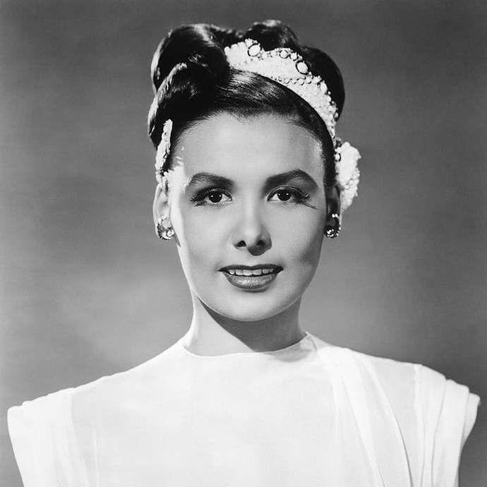 Lena Horne or Aaliyah - who do you think was more influential?