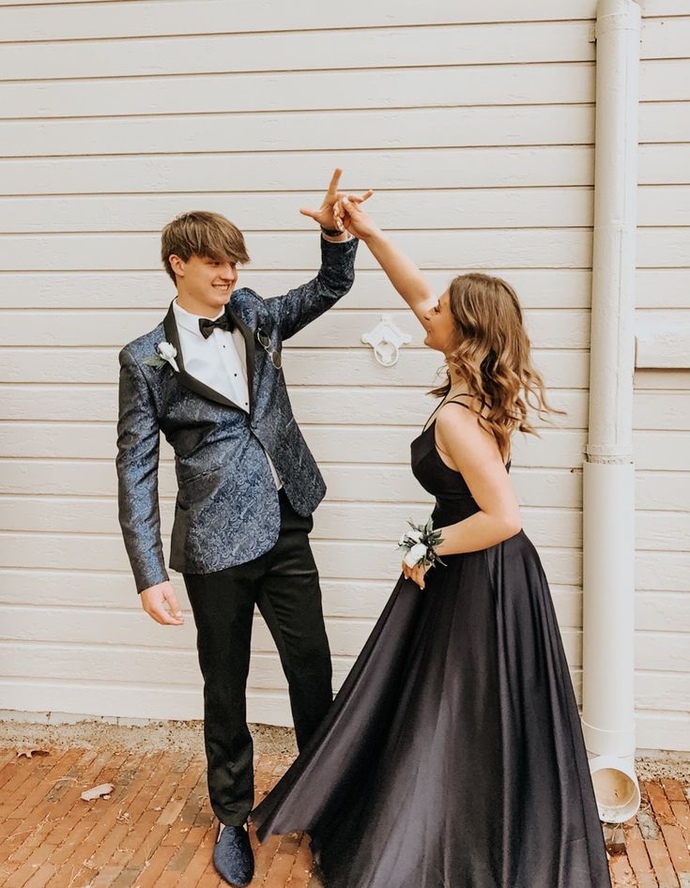 I want to ask out a girl for prom how do I hint her towards the idea of going with me?