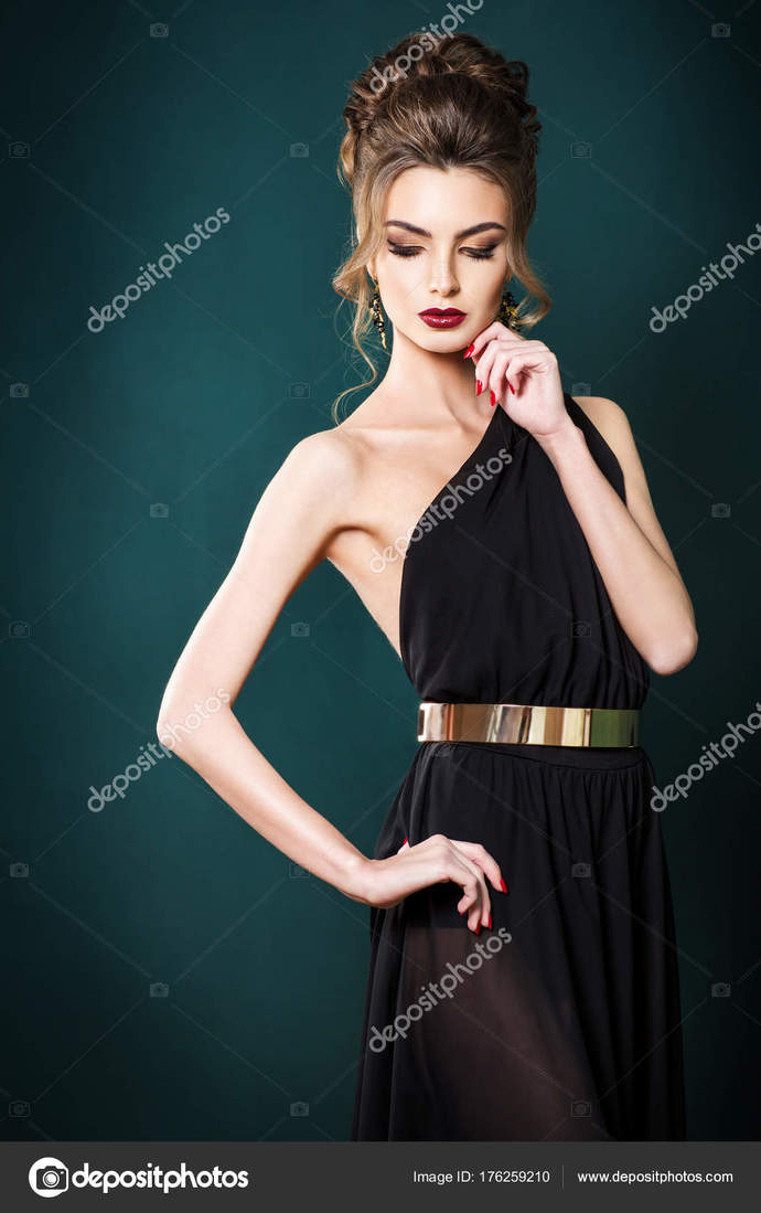 What is your favorite type of outfit on a girl?