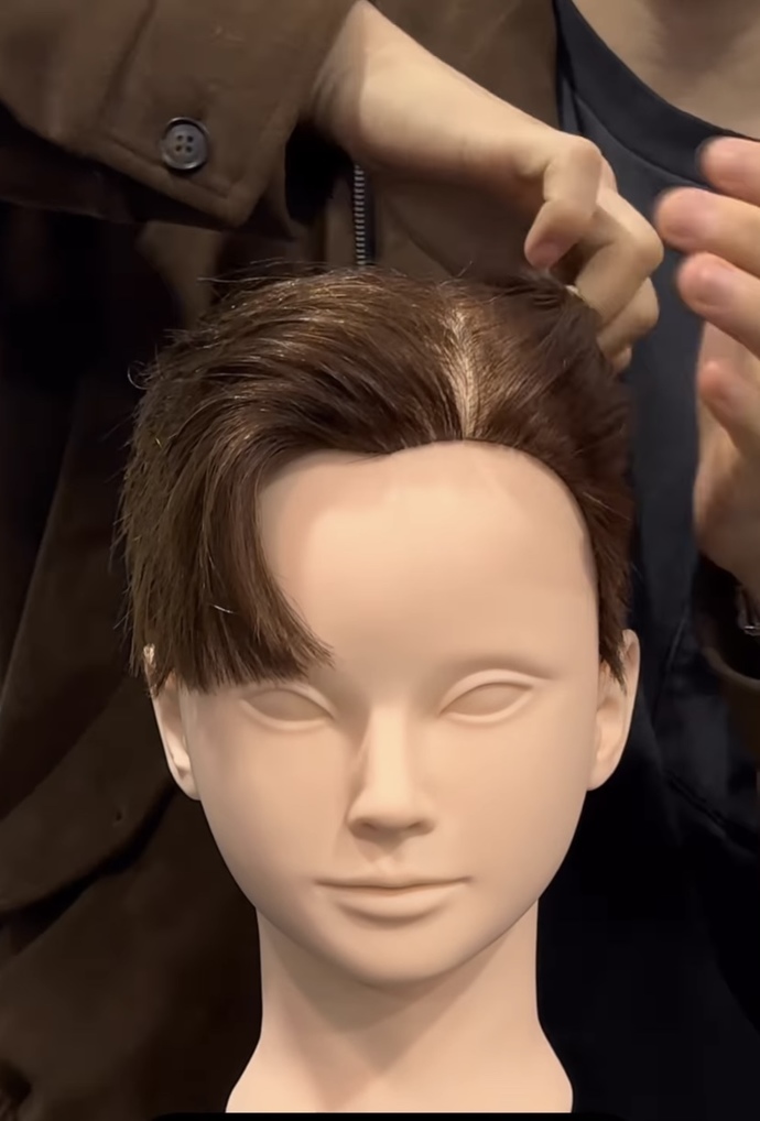 Do you think a men’s short haircut would look good on women?