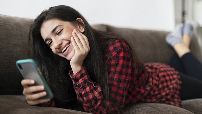How can I start a conversation through text with a guy I like?