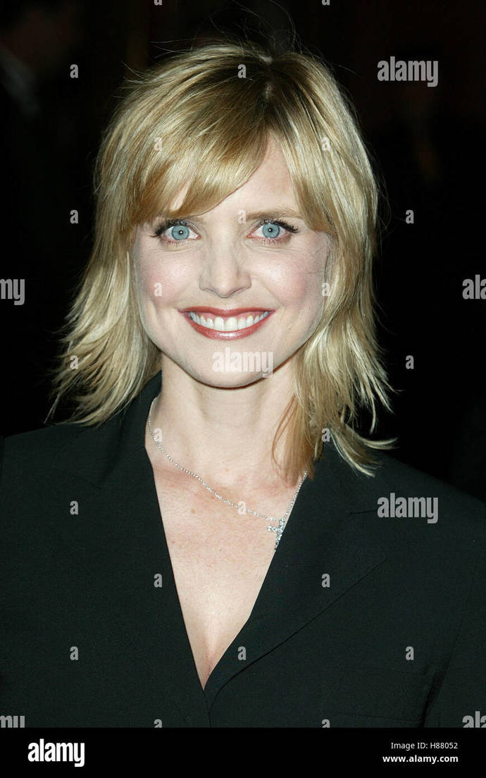 courtney thorne smith