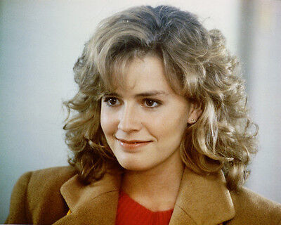 Elizabeth Shue