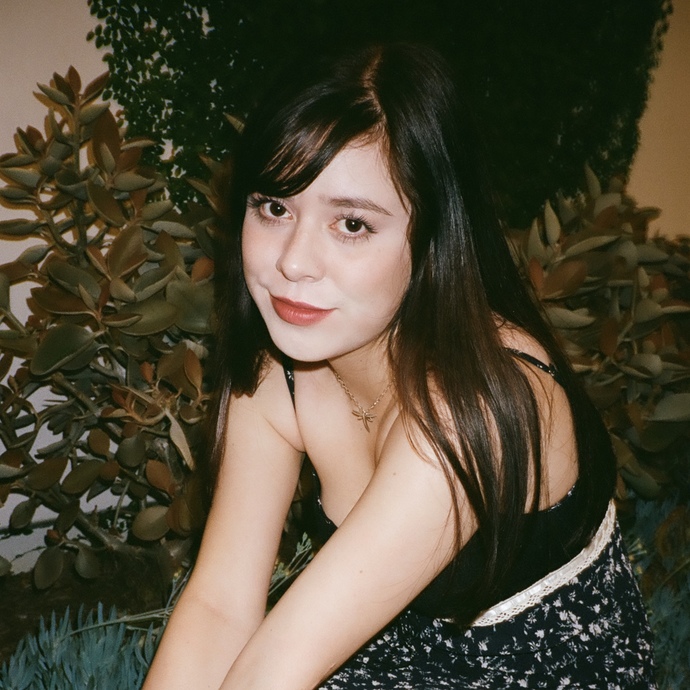 Which girl gives a cute and sweet vibe?
