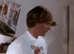 Do you like gifs? If you do, share you favourite gif with us?