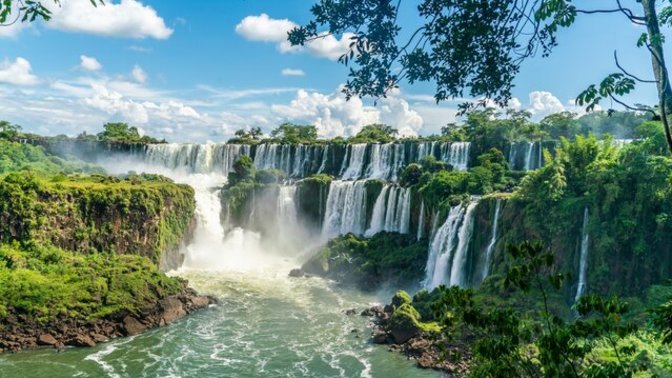 Which of the two landscapes is more beautiful?