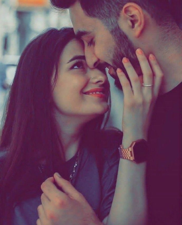 An age gap relationship: 25F + 50M?